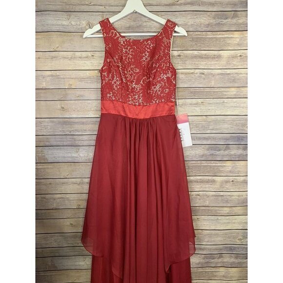 Babyonlinedress NWT Size 4 Formal Dress Red Layered Lace Bodice Open Back - Picture 1 of 12